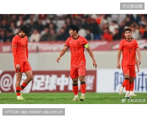 国足关注控球在中场区域的转换质量，训练侧重明显